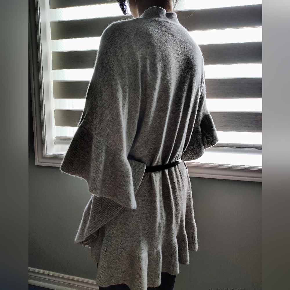 ❄️Ann Taylor 100% Cashmere Ruffle Waterfall Cardigan - Picture 2 of 8
